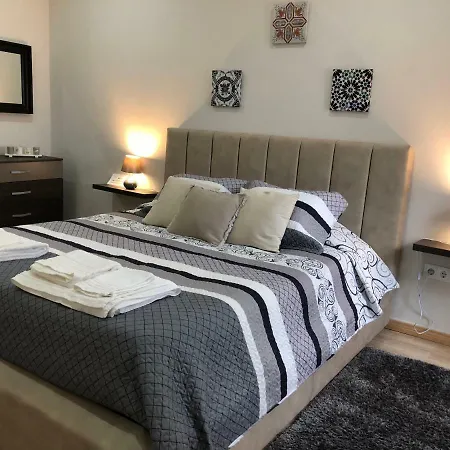 Casa Do Poeta * Setubal